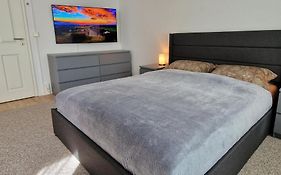 Zentrum Apartment - OLED TV - PS4 - Balkon - Parking